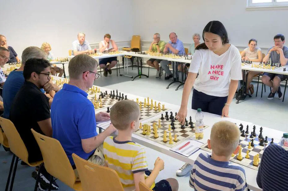 Simultanschach mit WGM & IM Dinara Wagner
